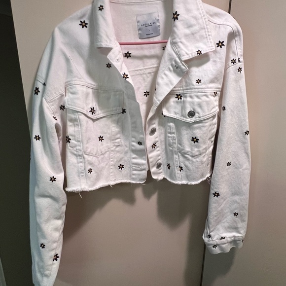 Angel Kiss White Denim Jacket with Floral Embroidery - Picture 2 of 6